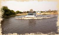 Wasserdurchquerung in Botswana