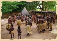 Buschleute zu Besuch im Mafwe Museum